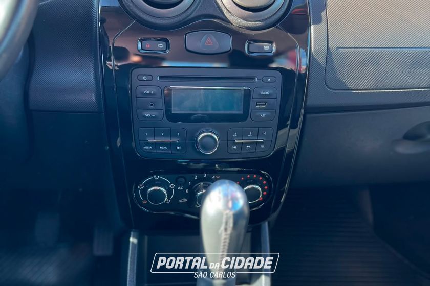 Renault SANDERO