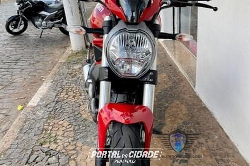 DUCATI MONSTER