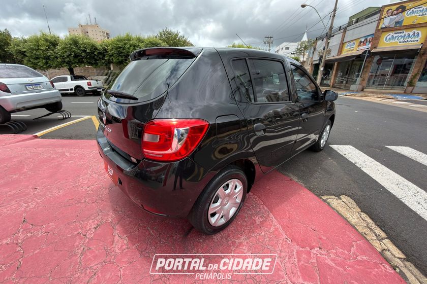 Renault SANDERO