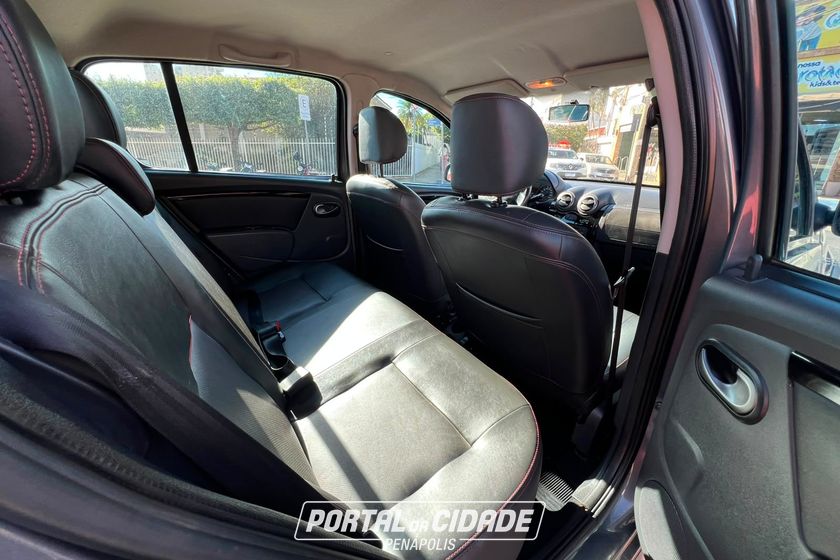 Renault SANDERO