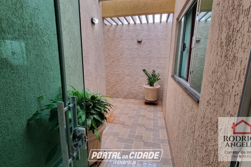 Casa &agrave; venda - 200m&sup2; - Residencial Jardim do Lago IV