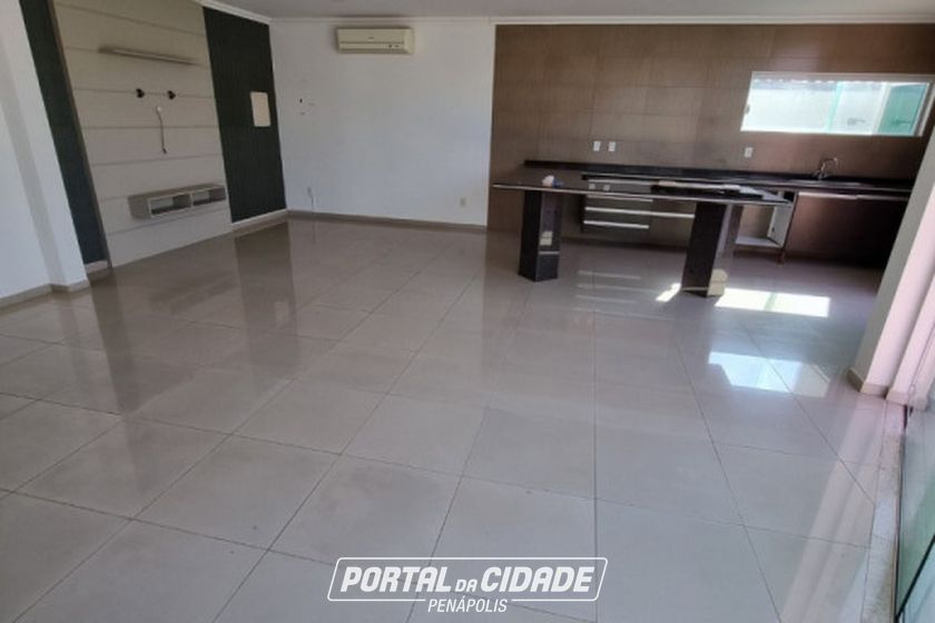 Casa &agrave; venda - 261m&sup2; - Parque Residencial Village