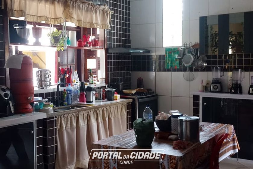 Casa &agrave; venda - 300m&sup2; - Centro