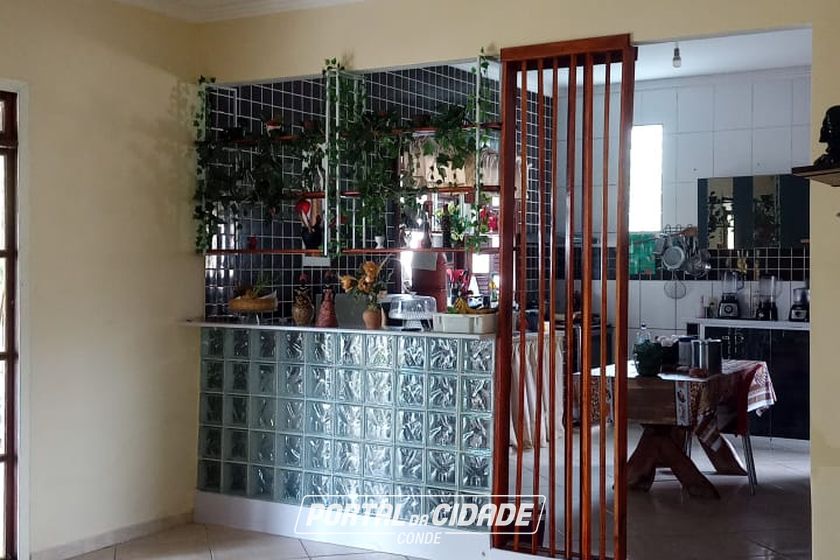 Casa &agrave; venda - 300m&sup2; - Centro