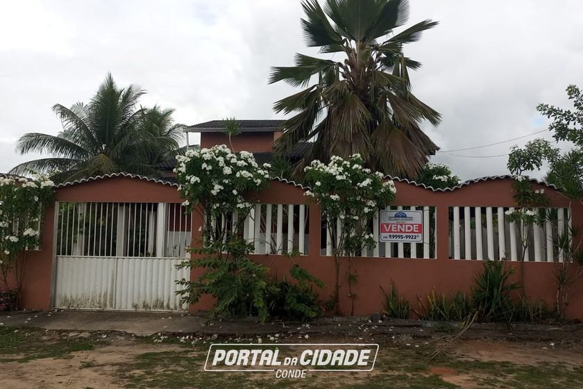Casa &agrave; venda - 300m&sup2; - Centro