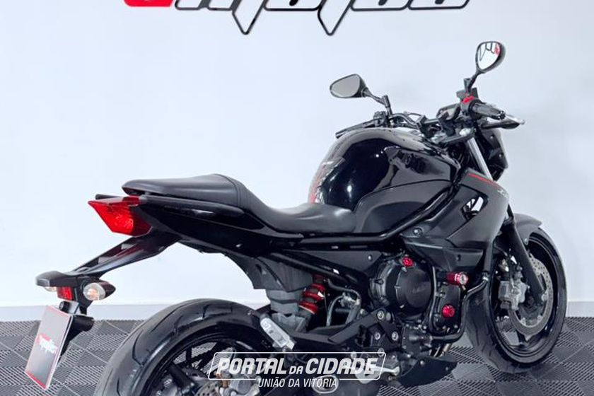 YAMAHA XJ6
