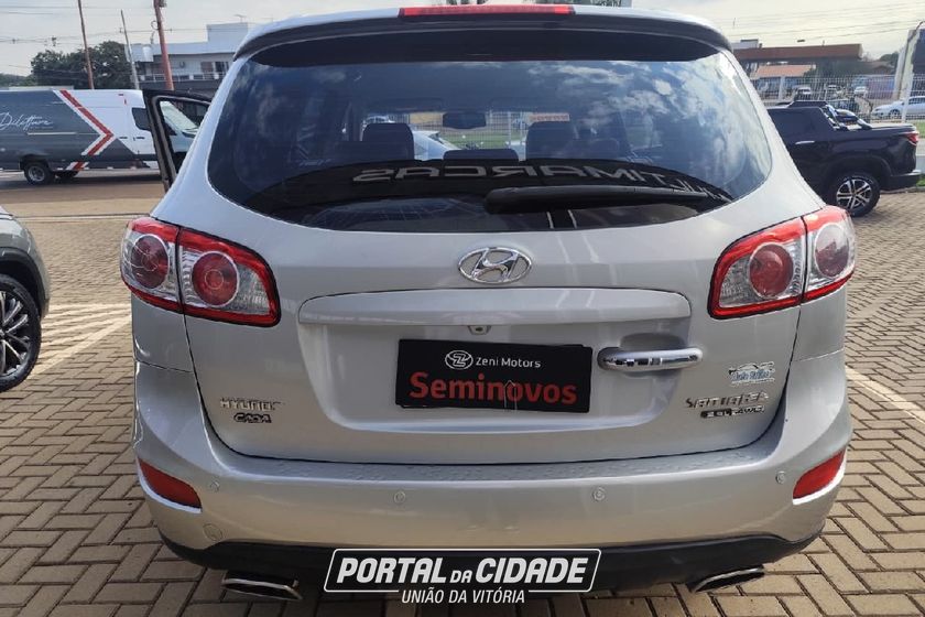 Hyundai Santa