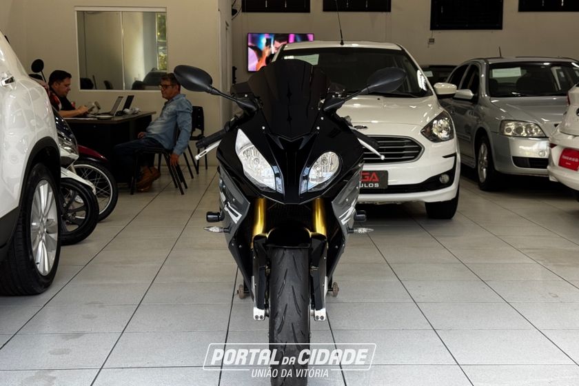 BMW S