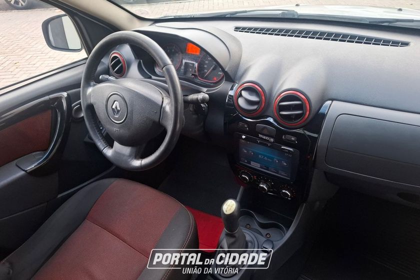 Renault SANDERO