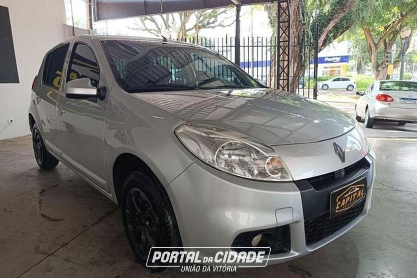 Renault SANDERO