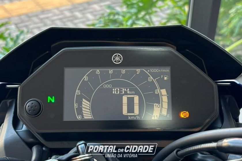 YAMAHA FZ25