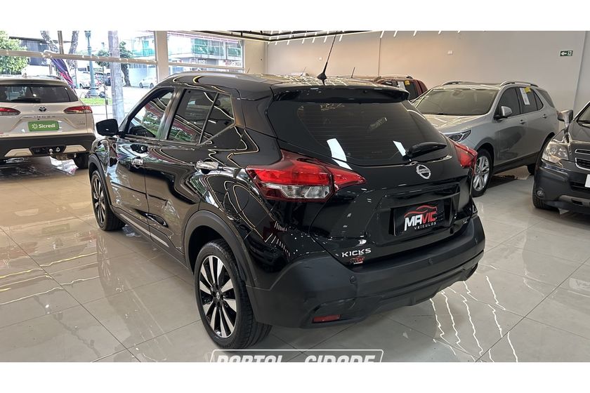 Nissan KICKS