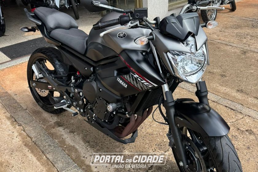 YAMAHA XJ6