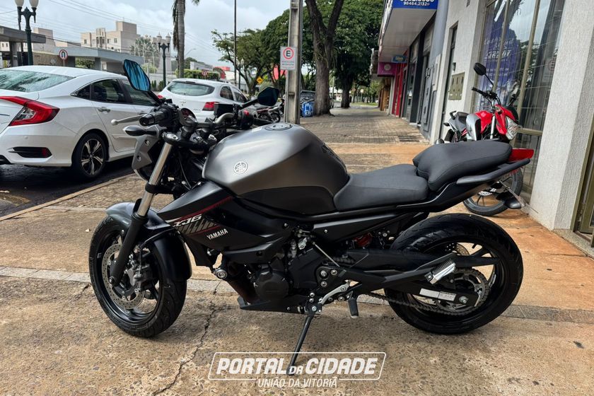 YAMAHA XJ6