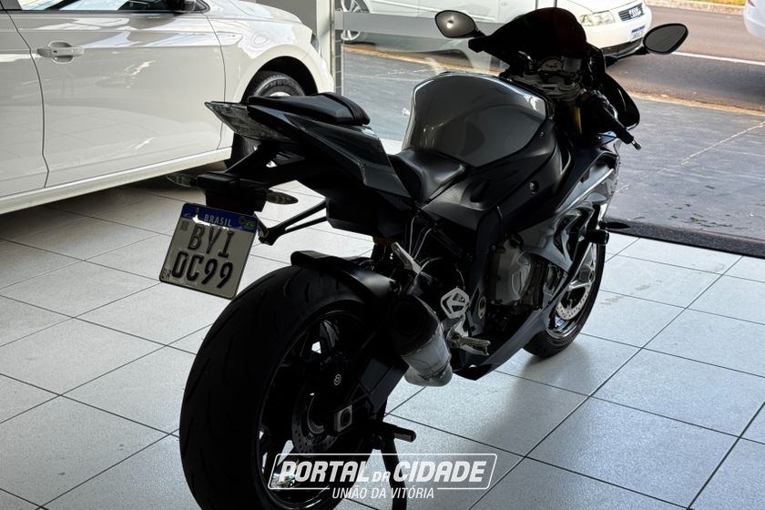BMW S