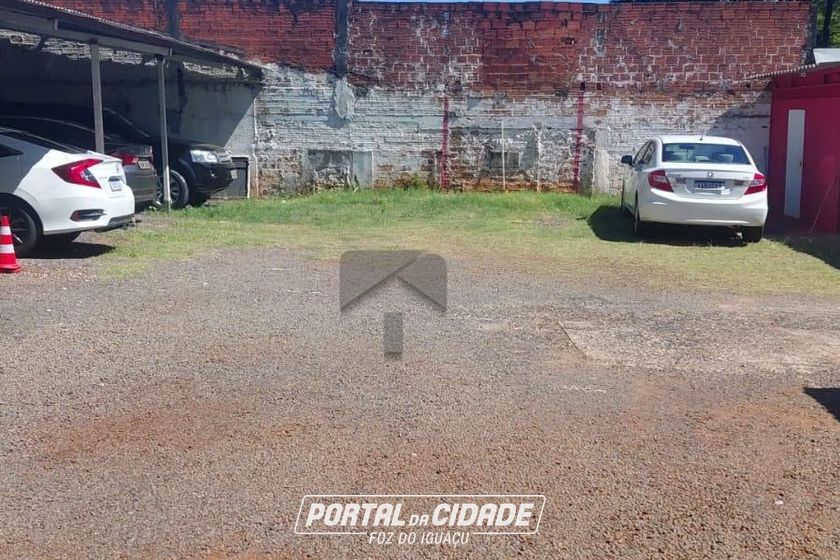 Terreno &agrave; venda - 1000m&sup2; - Centro