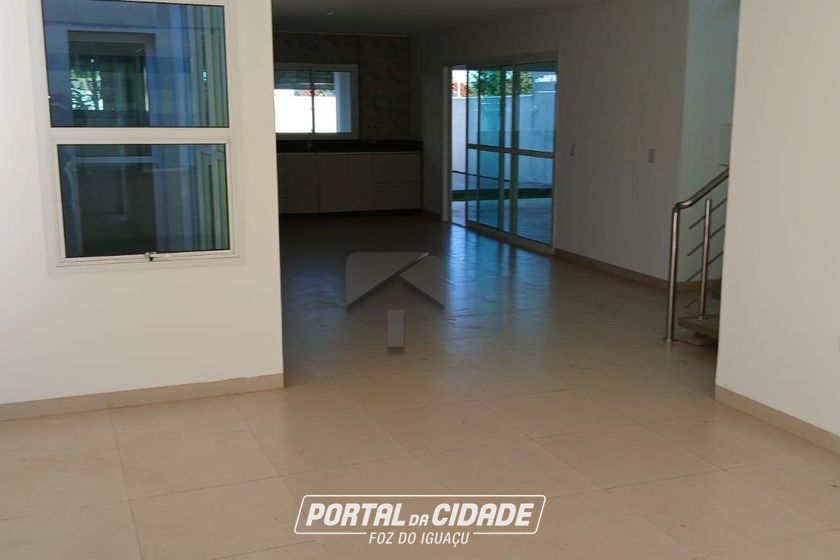 Sobrado &agrave; venda - 180m&sup2; - Jardim Naipi