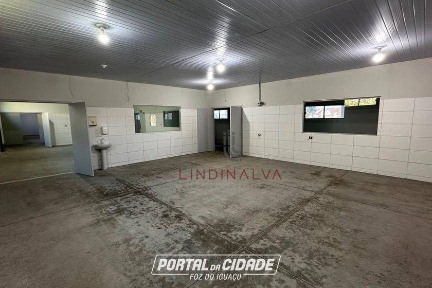 Sal&atilde;o Comercial para alugar - 720m&sup2; - Distrito Industrial
