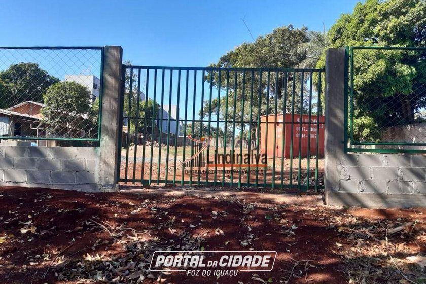 Terreno para alugar - 1800m&sup2; - Centro