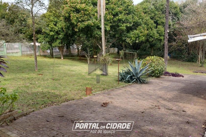 Ch&aacute;cara &agrave; venda - 6000m&sup2; - Jardim Tropical