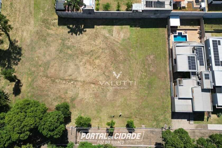 Terreno &agrave; venda - 810m&sup2; - Condominio Residencial Lago dos Cisnes