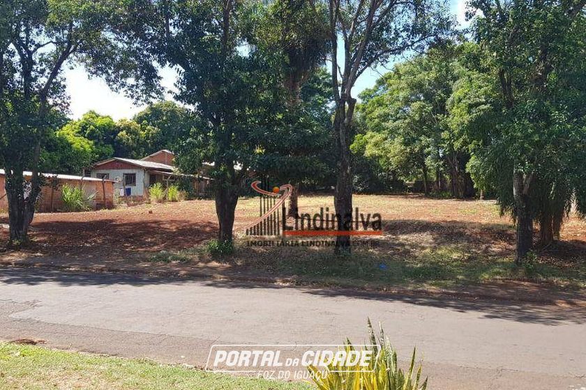 Terreno para alugar - 1800m&sup2; - Centro