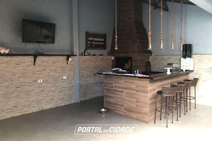 Sal&atilde;o Comercial para alugar - 157m&sup2; - Centro