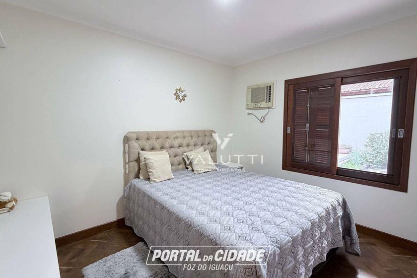 Casa &agrave; venda - 388m&sup2; - Condom&iacute;nio Vila Residencial B