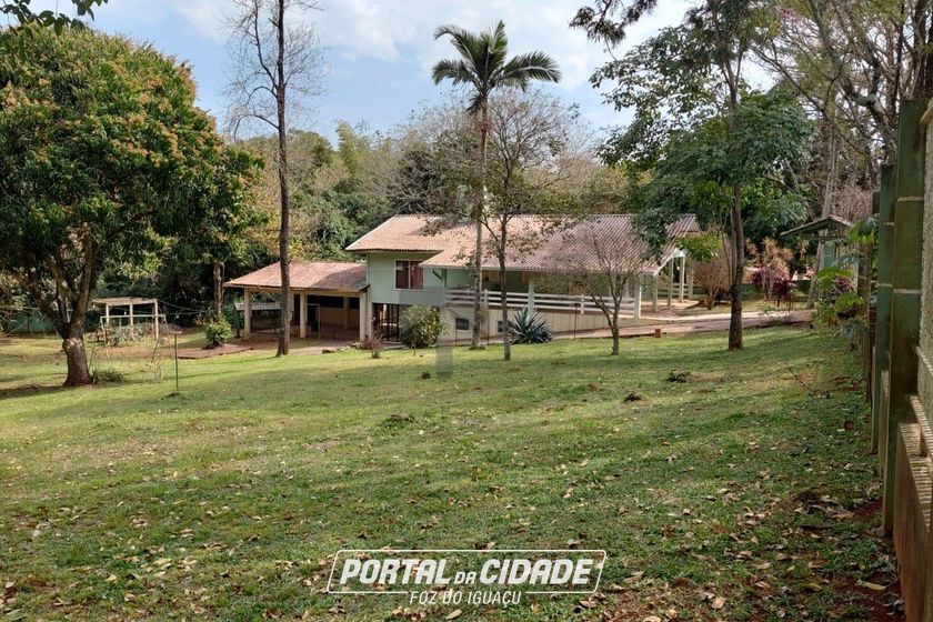 Ch&aacute;cara &agrave; venda - 6000m&sup2; - Jardim Tropical