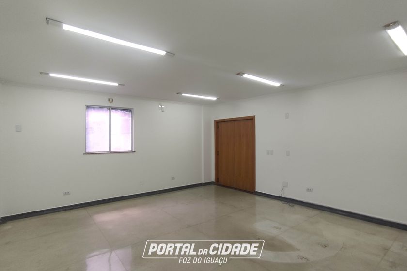 Sala Comercial &agrave; venda - 839m&sup2; - Centro
