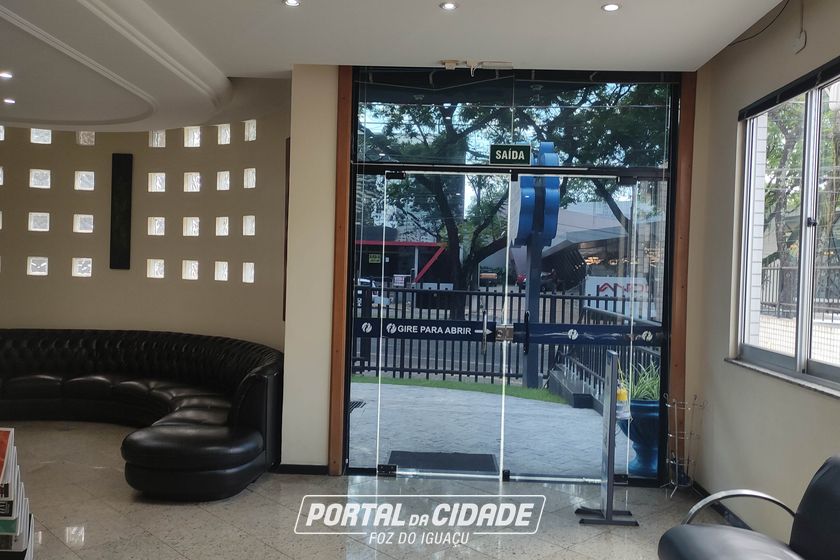 Sala Comercial &agrave; venda - 839m&sup2; - Centro