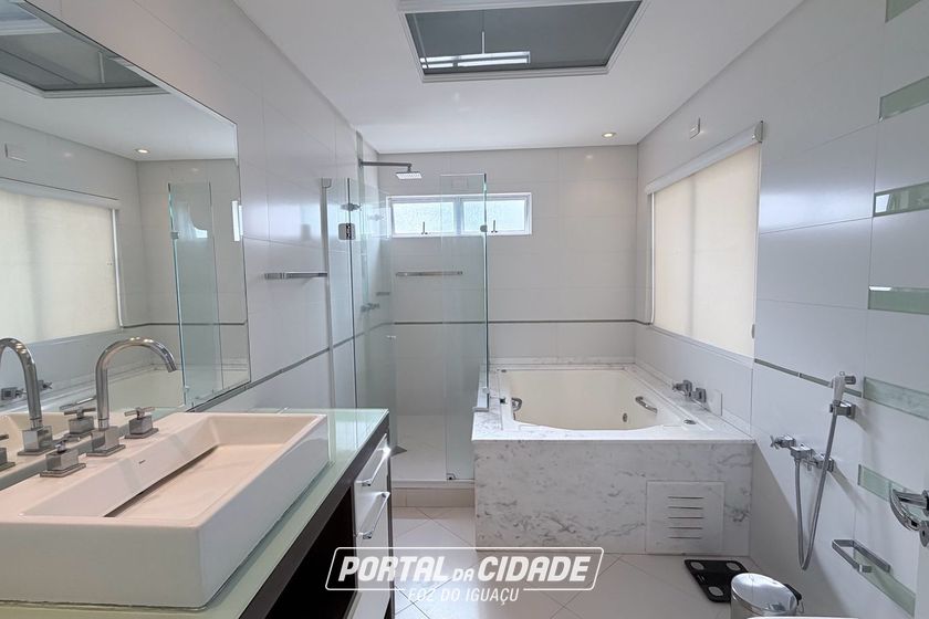 Sobrado &agrave; venda - 464m&sup2; - Condominio Residencial Lago dos Cisnes