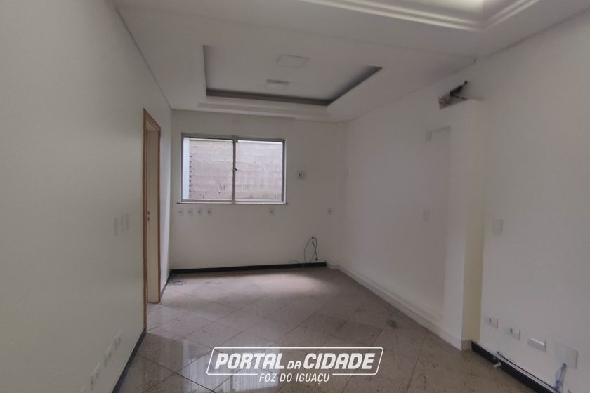 Sala Comercial &agrave; venda - 839m&sup2; - Centro