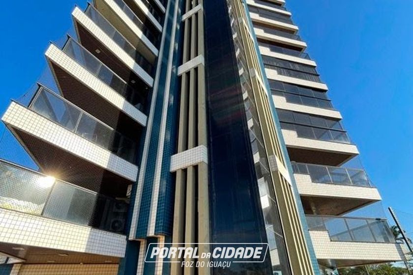 Apartamento &agrave; venda - 340m&sup2; - Centro