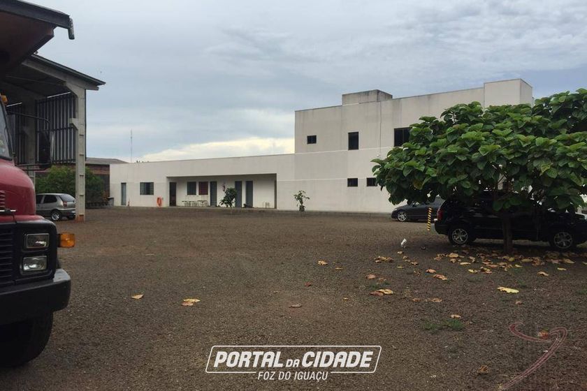 Sal&atilde;o Comercial &agrave; venda - 1413m&sup2; - Distrito Industrial