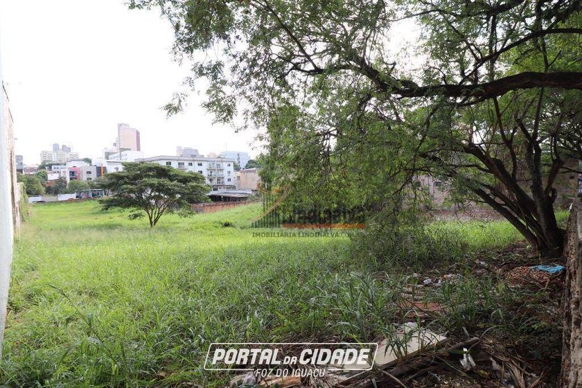 Terreno &agrave; venda - 5400m&sup2; - Centro