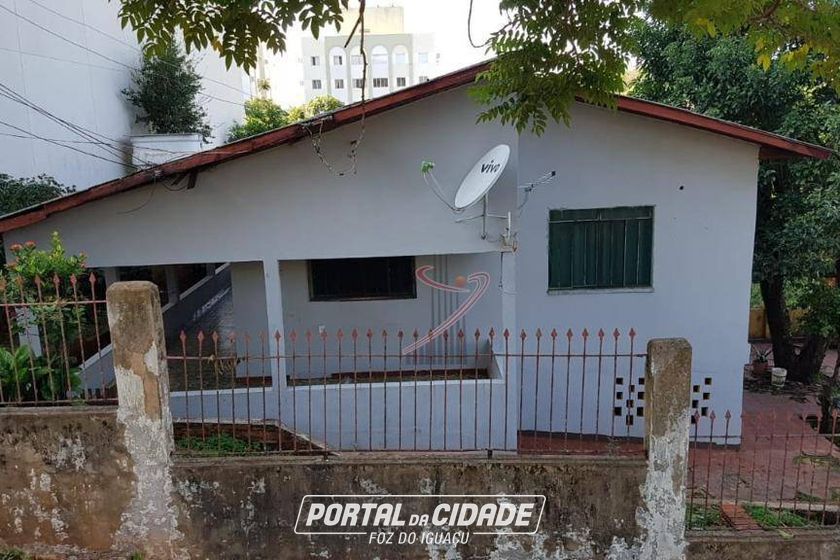 Terreno &agrave; venda - 1000m&sup2; - Centro