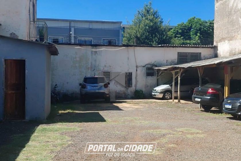 Terreno &agrave; venda - 1000m&sup2; - Centro