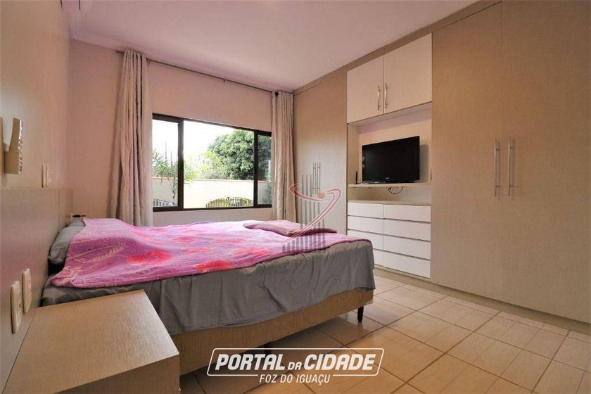 Casa &agrave; venda - 242m&sup2; - Jardim Bourbon