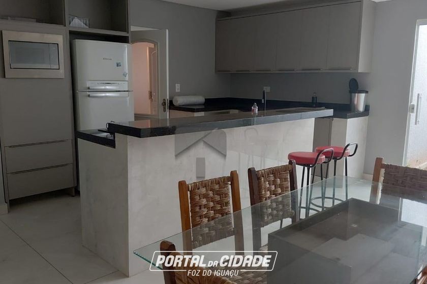 Casa para alugar - 220m&sup2; - Yolanda