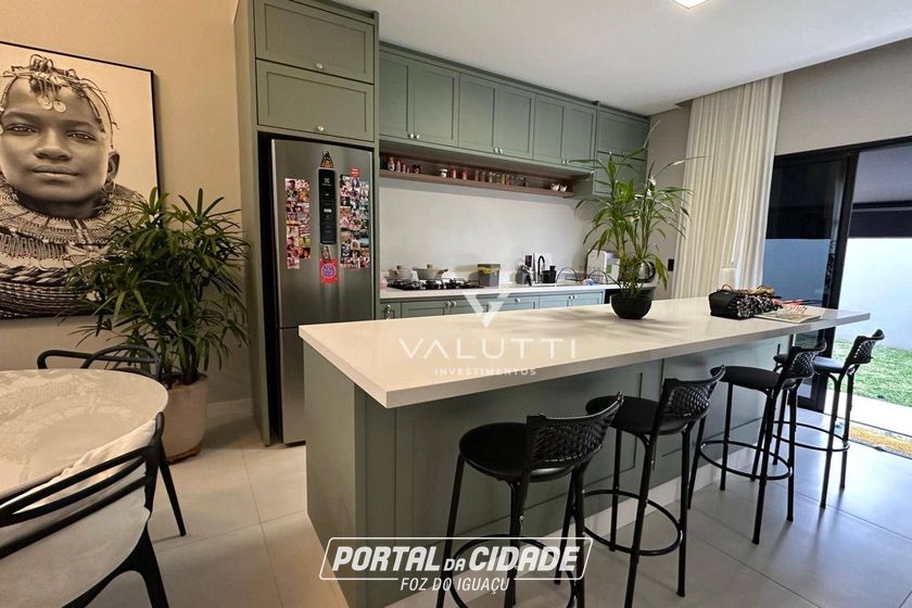 Casa &agrave; venda - 150m&sup2; - Condom&iacute;nio Residencial Igua&ccedil;u