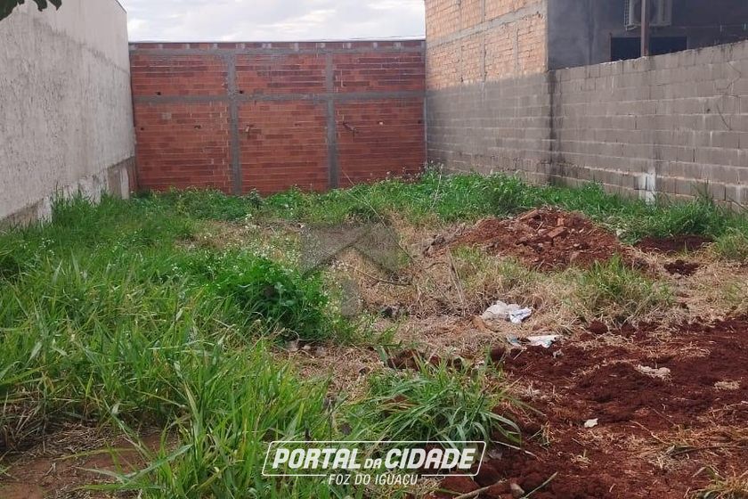 Terreno &agrave; venda - 176m&sup2; - Jardim Alvorada