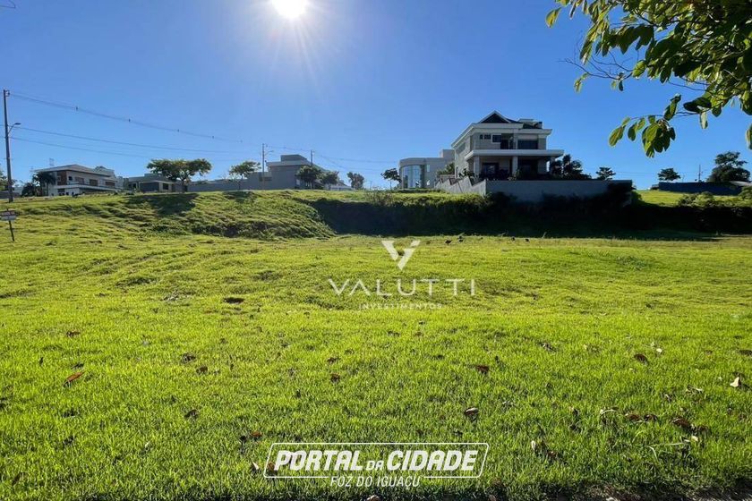 Terreno &agrave; venda - 830m&sup2; - Condom&iacute;nio Residencial Esmeralda