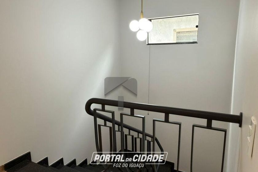 Sobrado para alugar - 240m&sup2; - Yolanda