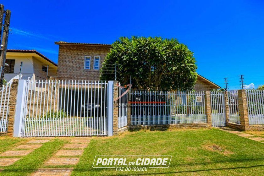 Sobrado &agrave; venda - 584m&sup2; - Jardim Igua&ccedil;u