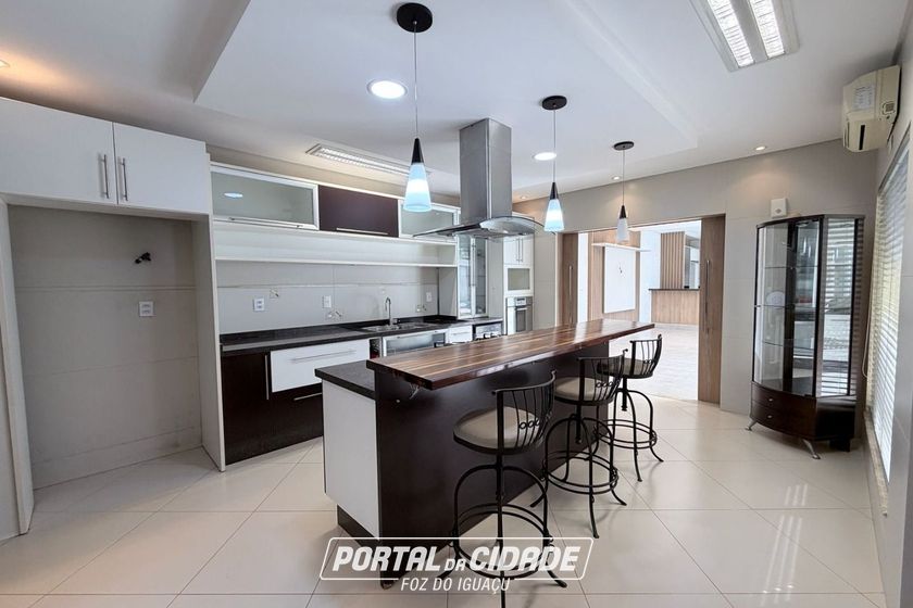 Sobrado &agrave; venda - 464m&sup2; - Condominio Residencial Lago dos Cisnes