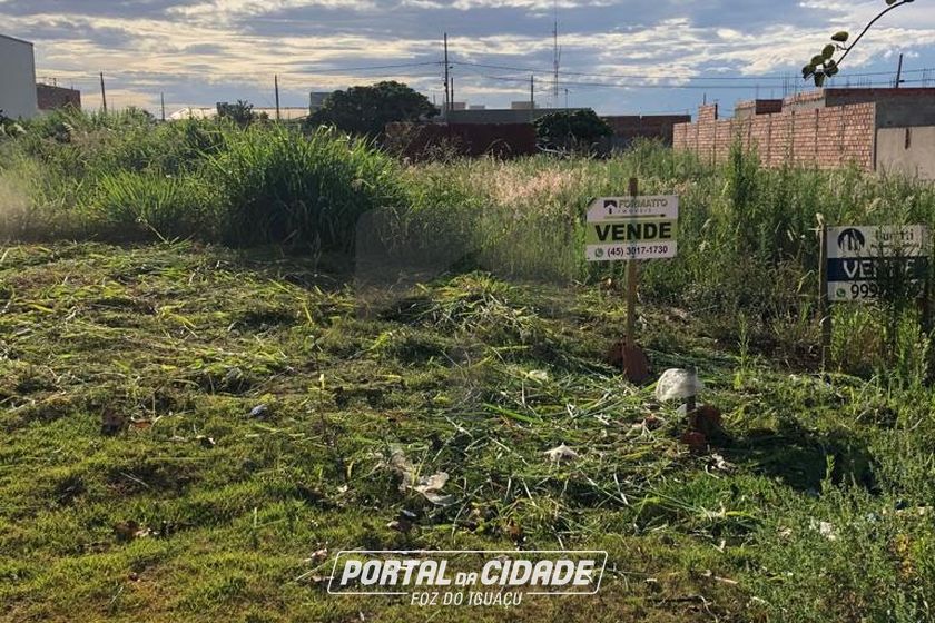 Terreno &agrave; venda - 300m&sup2; - Jardim das Oliveiras