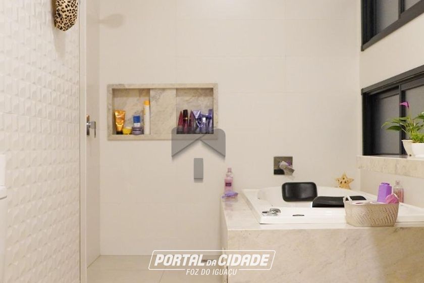 Casa &agrave; venda - 670m&sup2; - Tr&ecirc;s Fronteiras