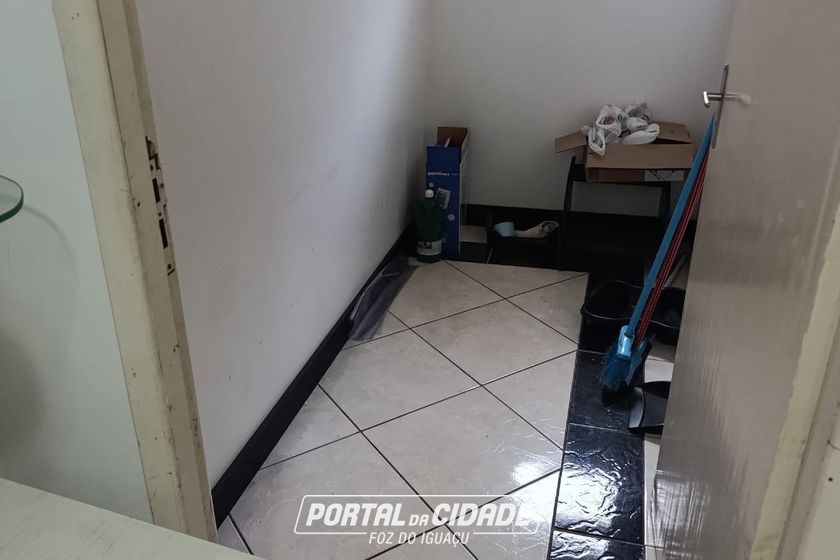 Sala Comercial para alugar - 150m&sup2; - Centro