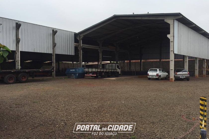 Sal&atilde;o Comercial &agrave; venda - 1413m&sup2; - Distrito Industrial